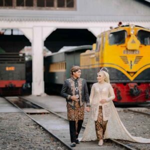 Prewedding Outdoor - "Golden Glow"